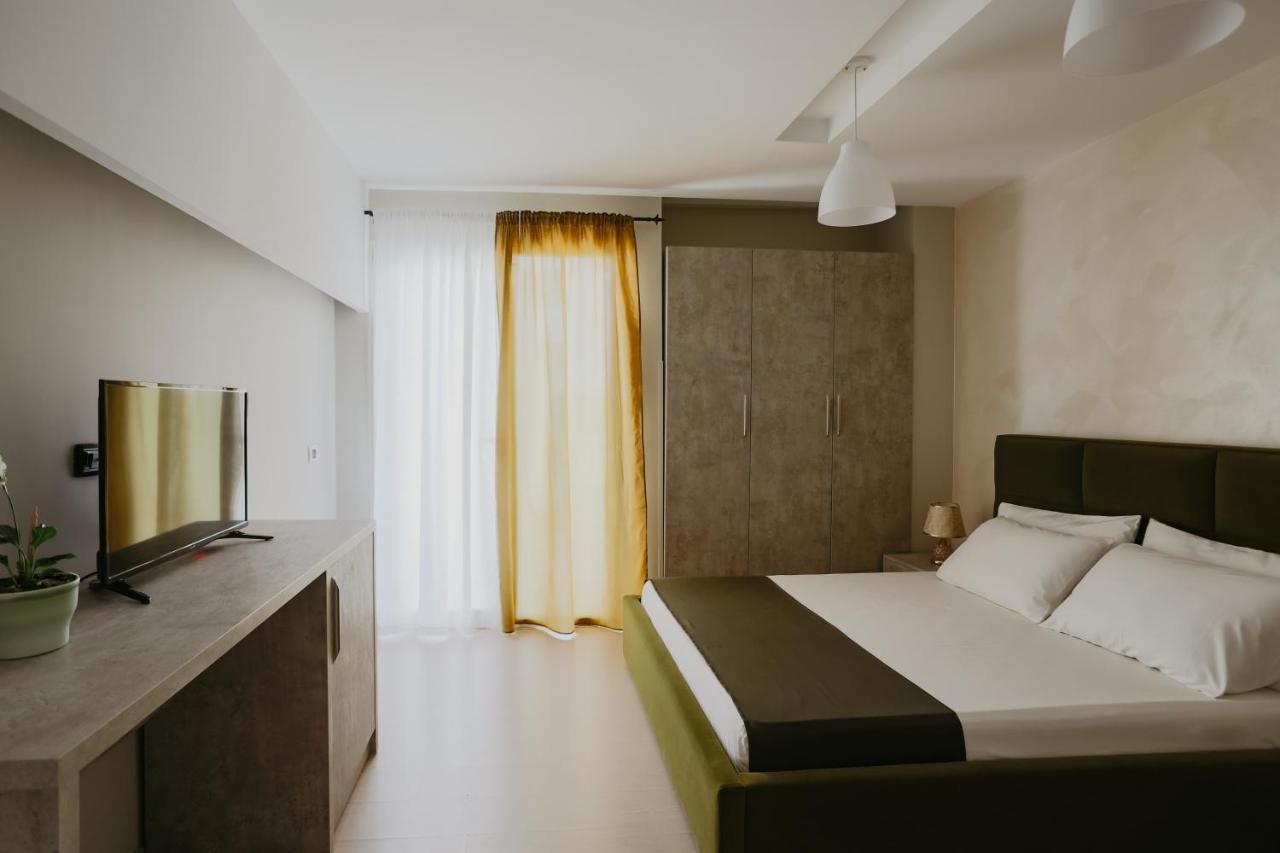 Miki Hotel 4*