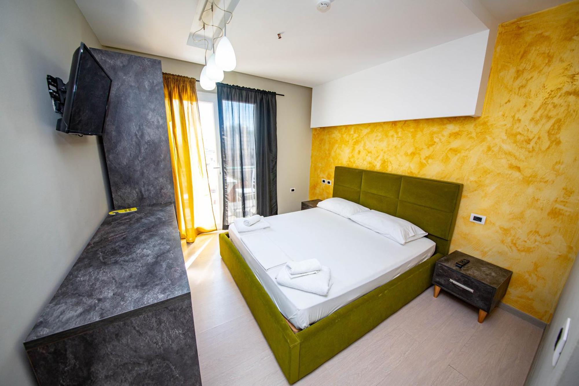 Miki 4* Durrës