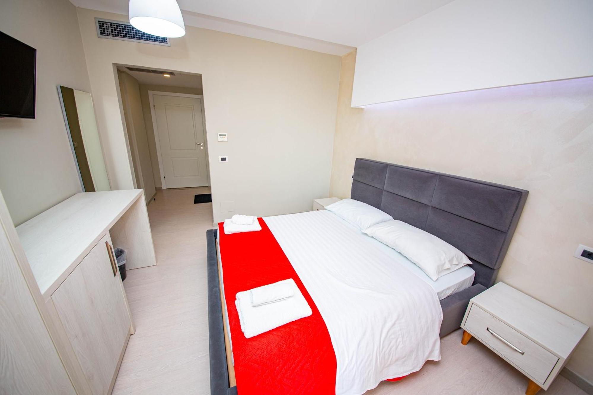 Miki Hotel 4*